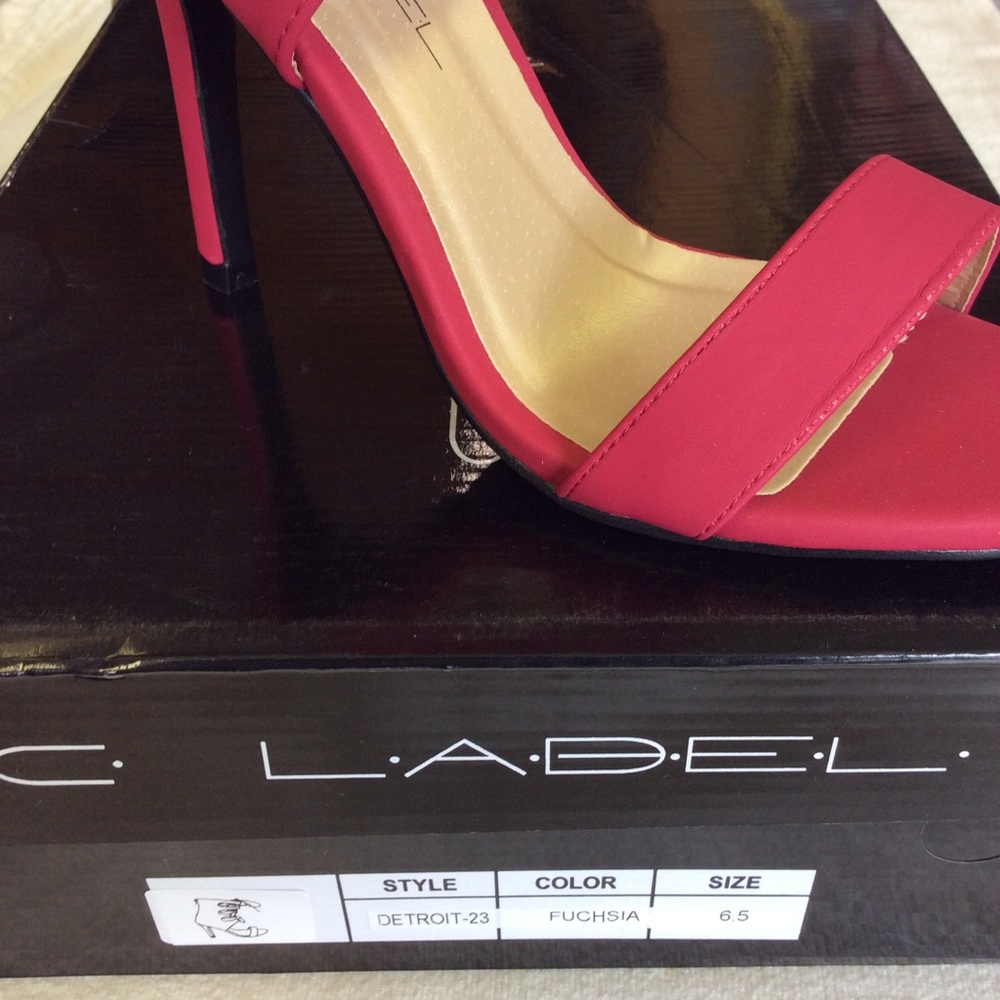 C. L.A.B.E.L. Fuchsia 6.5 M